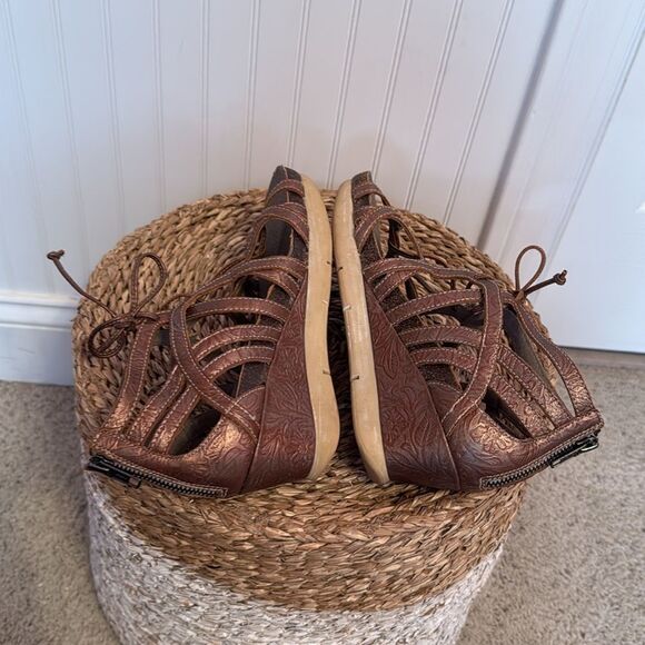 OTBT Brown Strappy Wedge Sandals - 7.5 - Picture 4 of 7